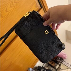 Lodi’s Elegant Black Leather Wristlet